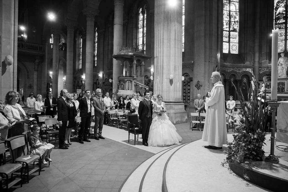photographe mariage lorraine eglise noir et blanc
