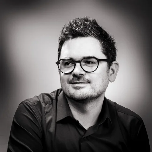 portrait-studio-retro-vintage-noir-et-blanc-01-mini portrait studio retro vintage noir et blanc 01 mini